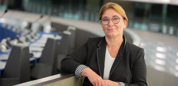 Beata Mazurek otwiera wystawę w Parlamencie Europejskim o pomocy Polski dla Ukrainy
